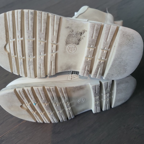 Girls white boots - Picture 5 of 5